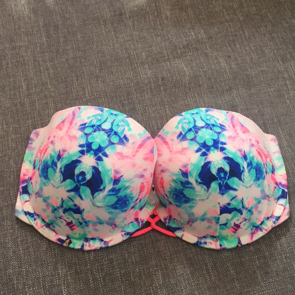 Victoria’s Secret swim top 34DD